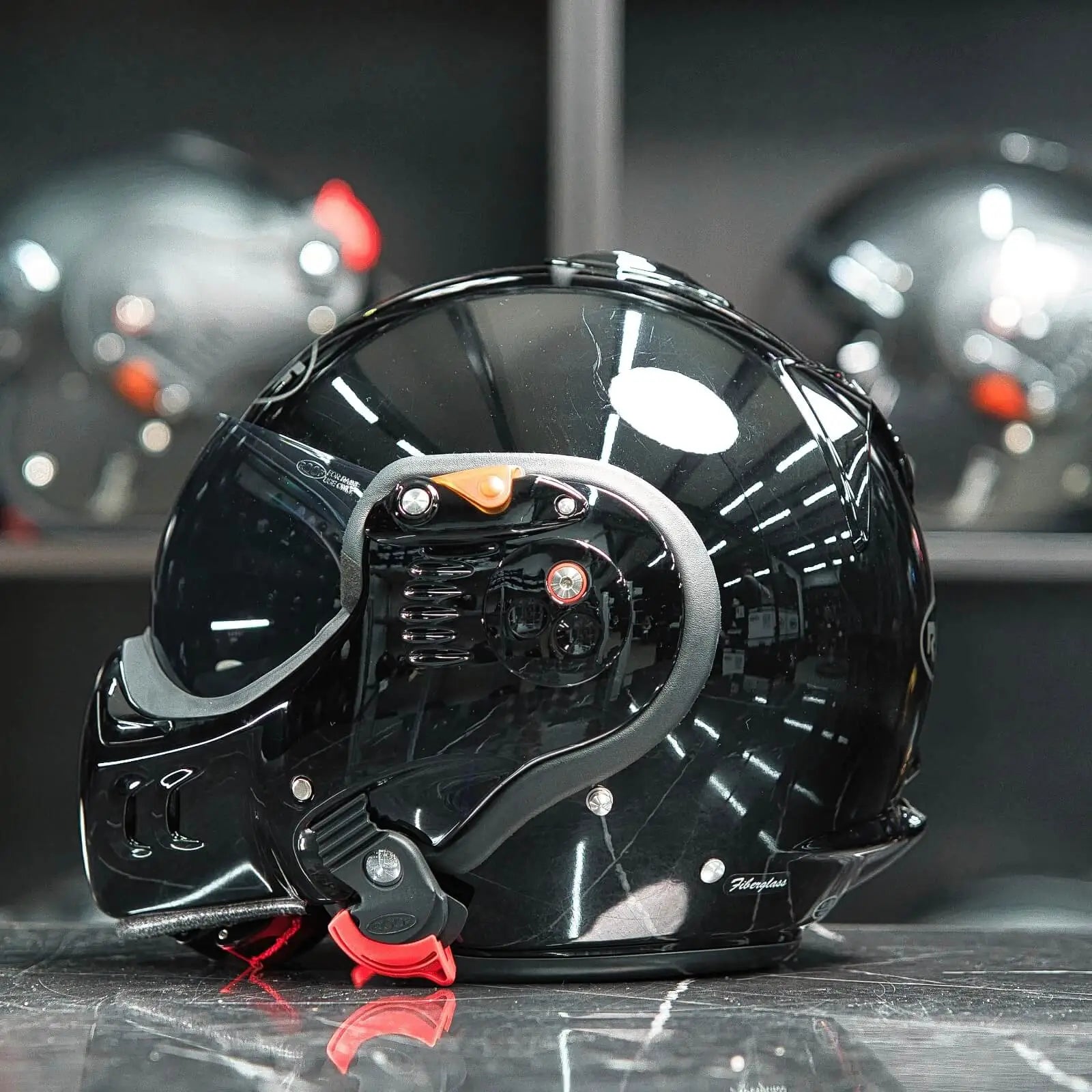 Roof Boxer V8 Alpha Glossy Black