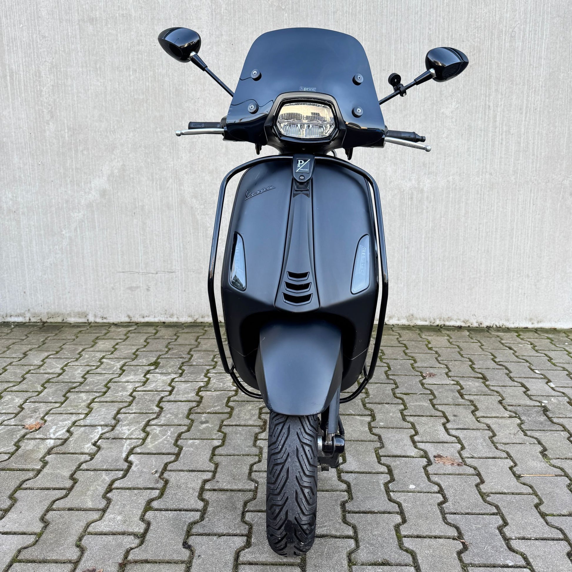 Vespa Sprint Sport Mat Zwart DXJ-52-H