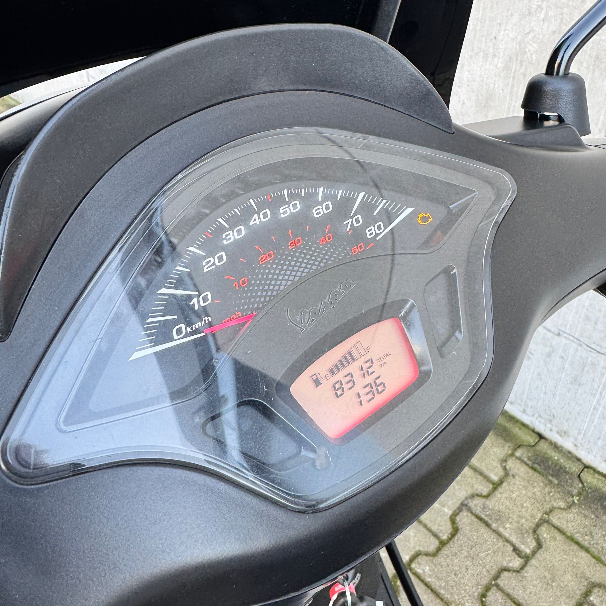 Vespa Sprint Sport Mat Zwart DXJ-52-H