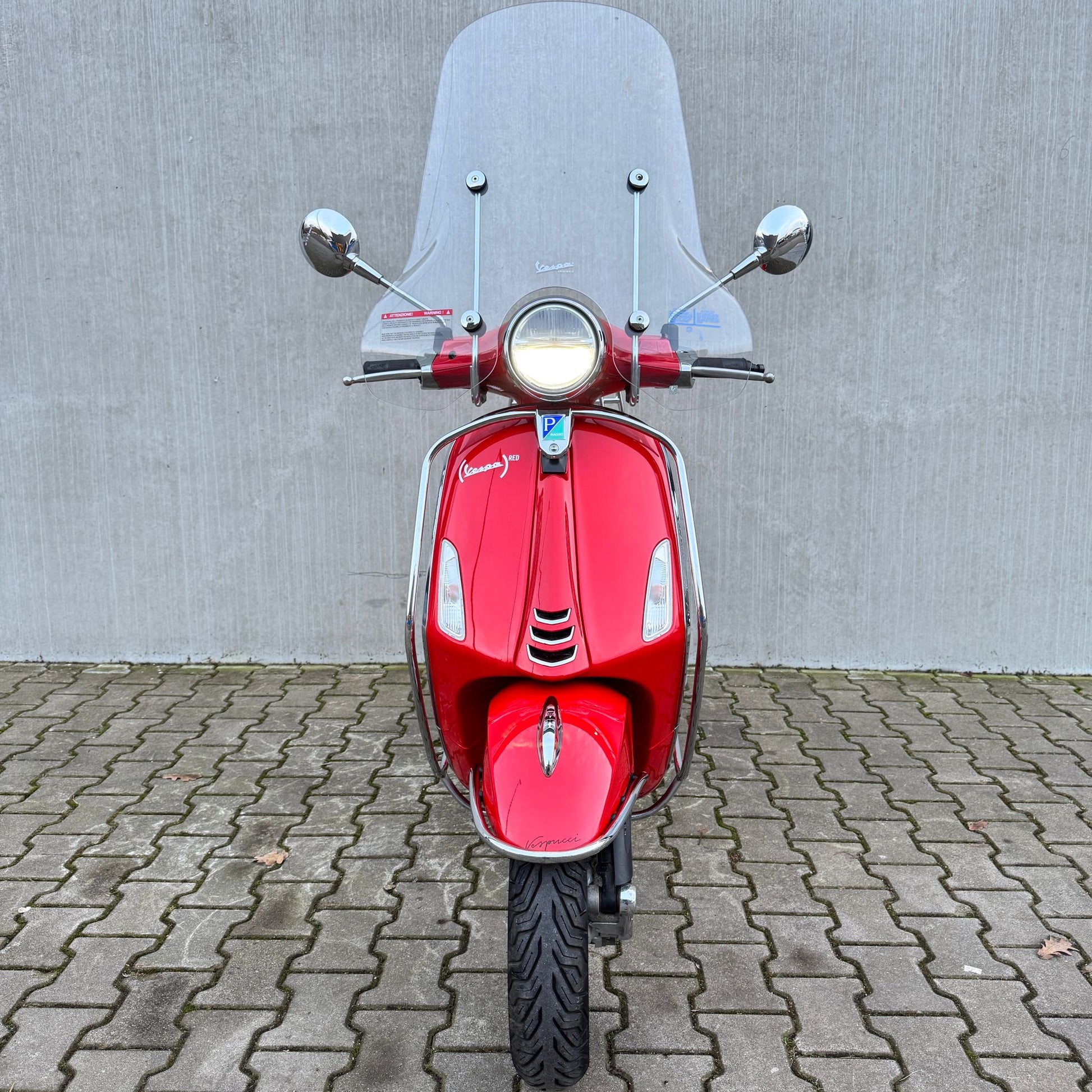 Vespa Primavera RED Edition FJG-17-T