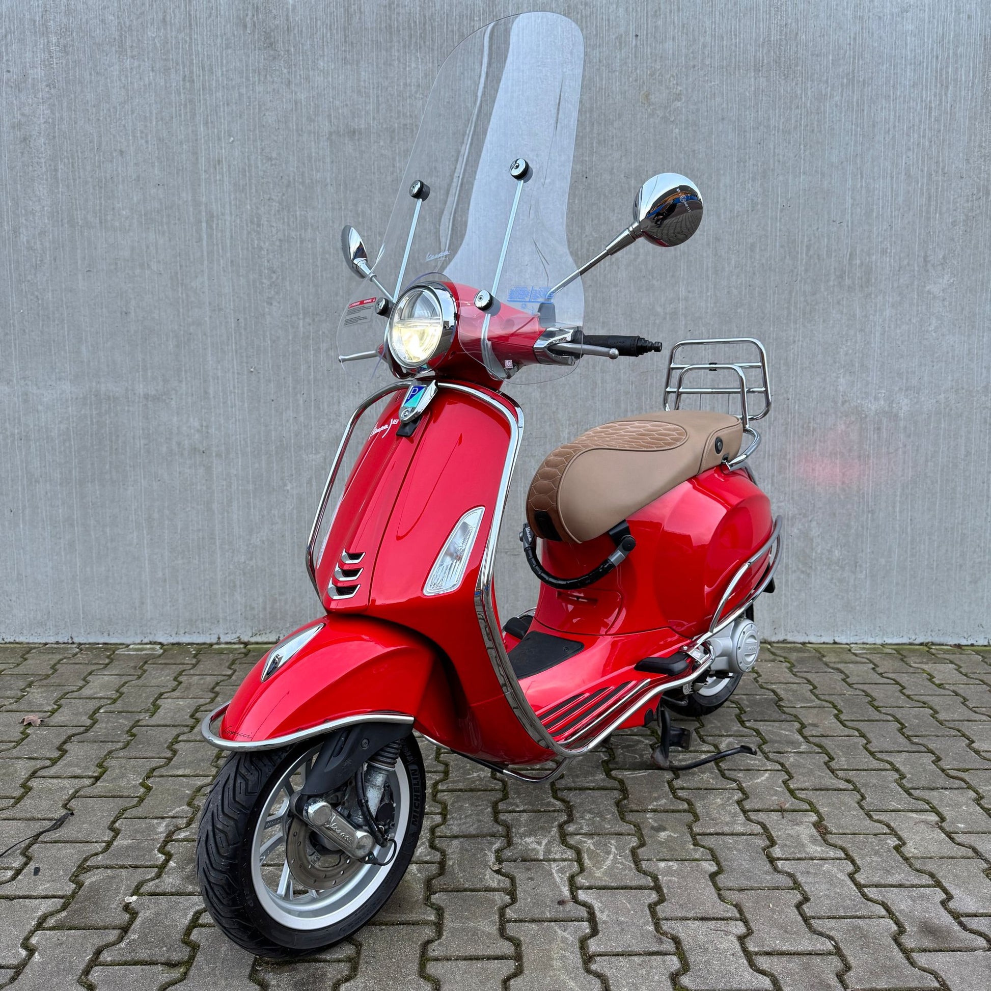 Vespa Primavera RED Edition FJG-17-T