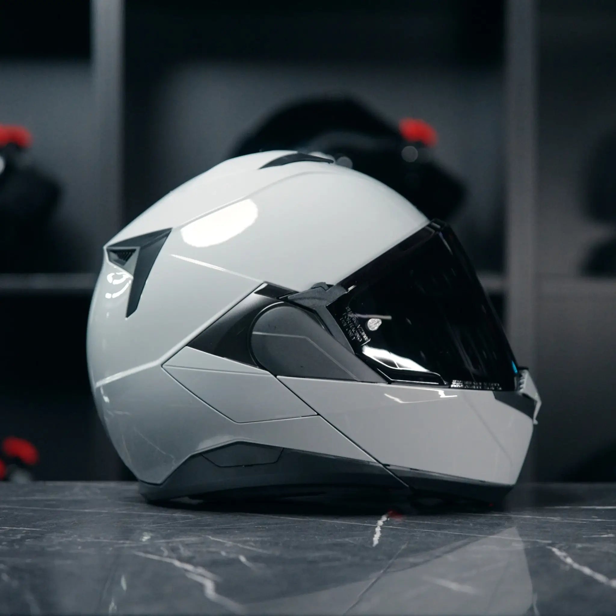 Shark OXO Dark Shadow Gun Silver