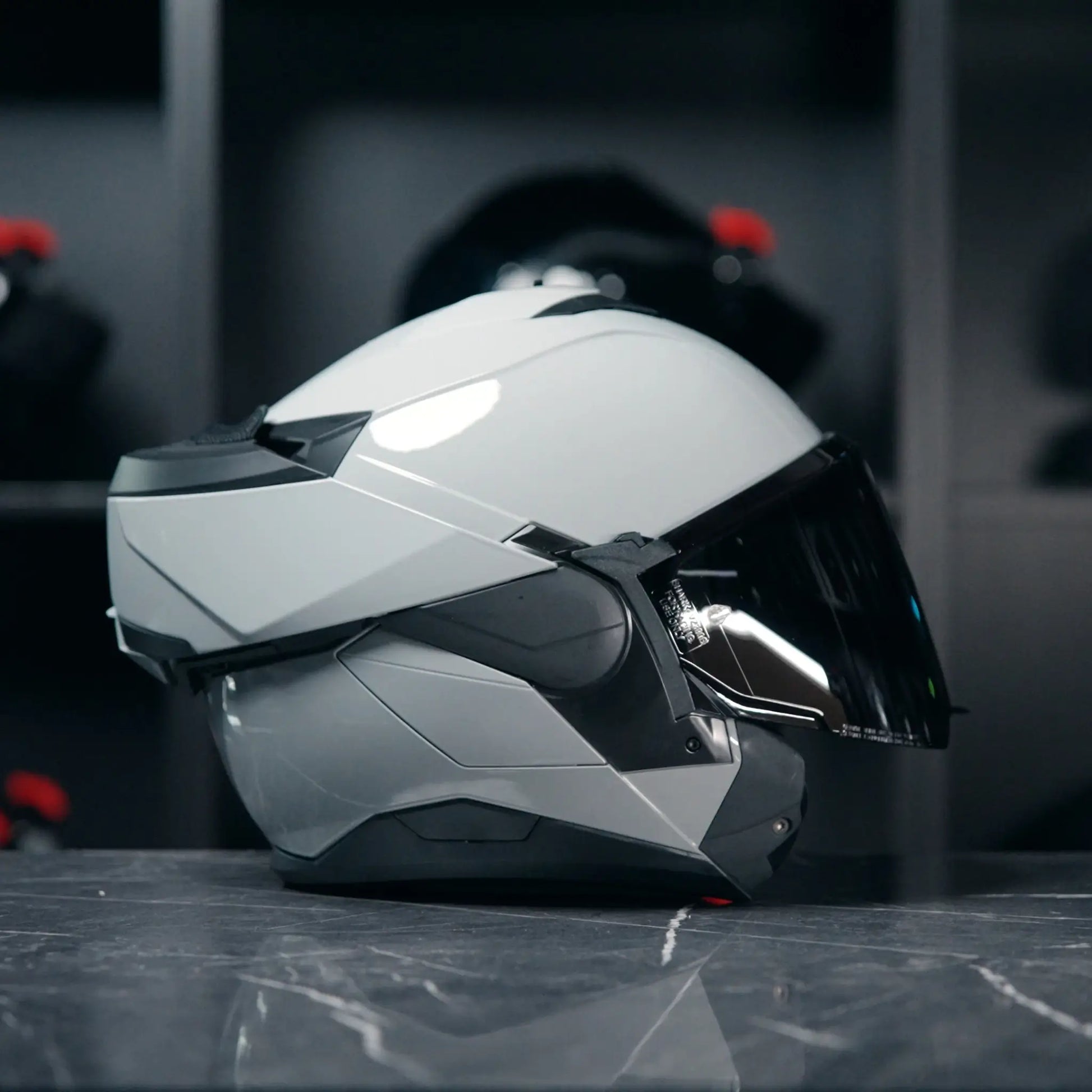 Shark OXO Dark Shadow Gun Silver