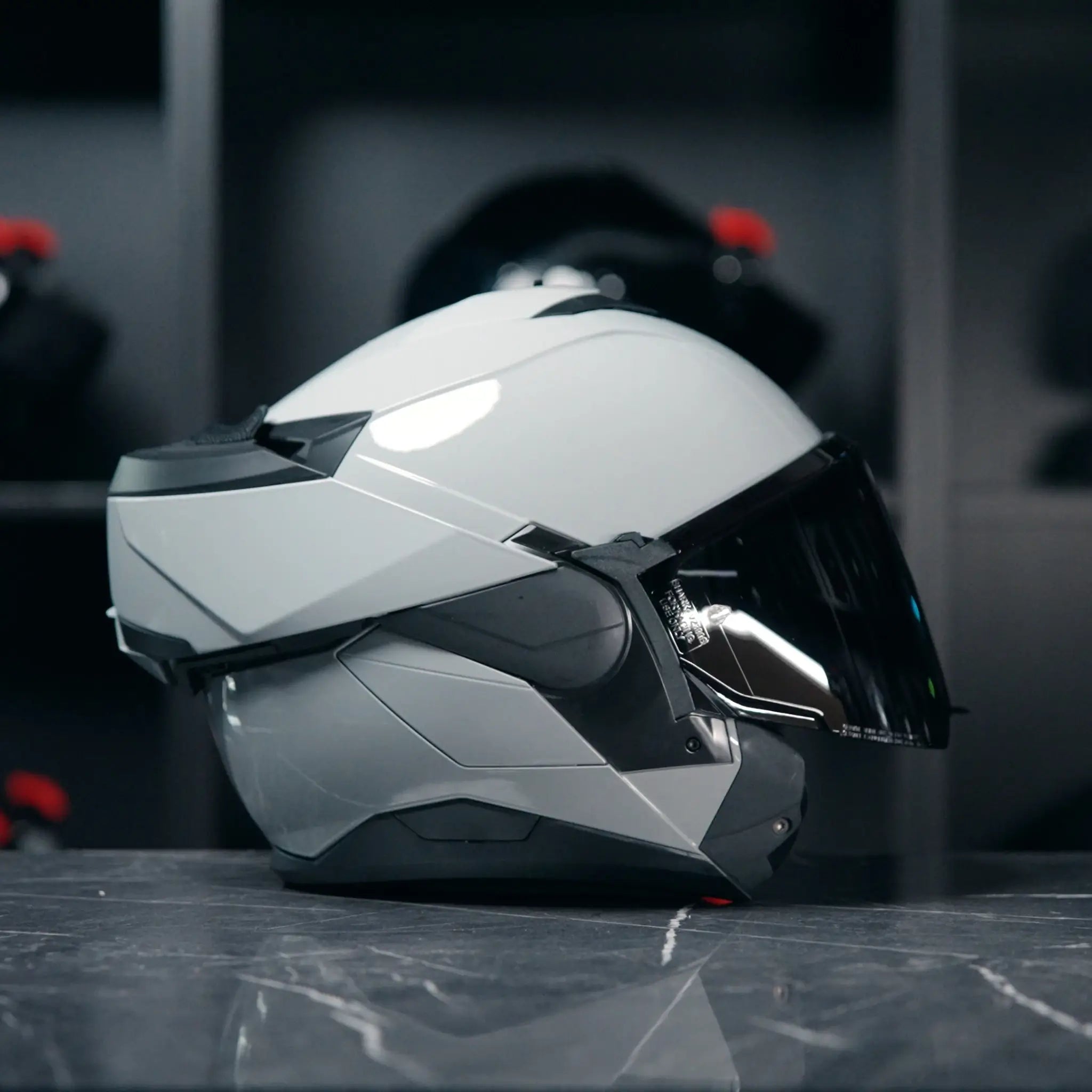 Shark OXO Dark Shadow Gun Silver