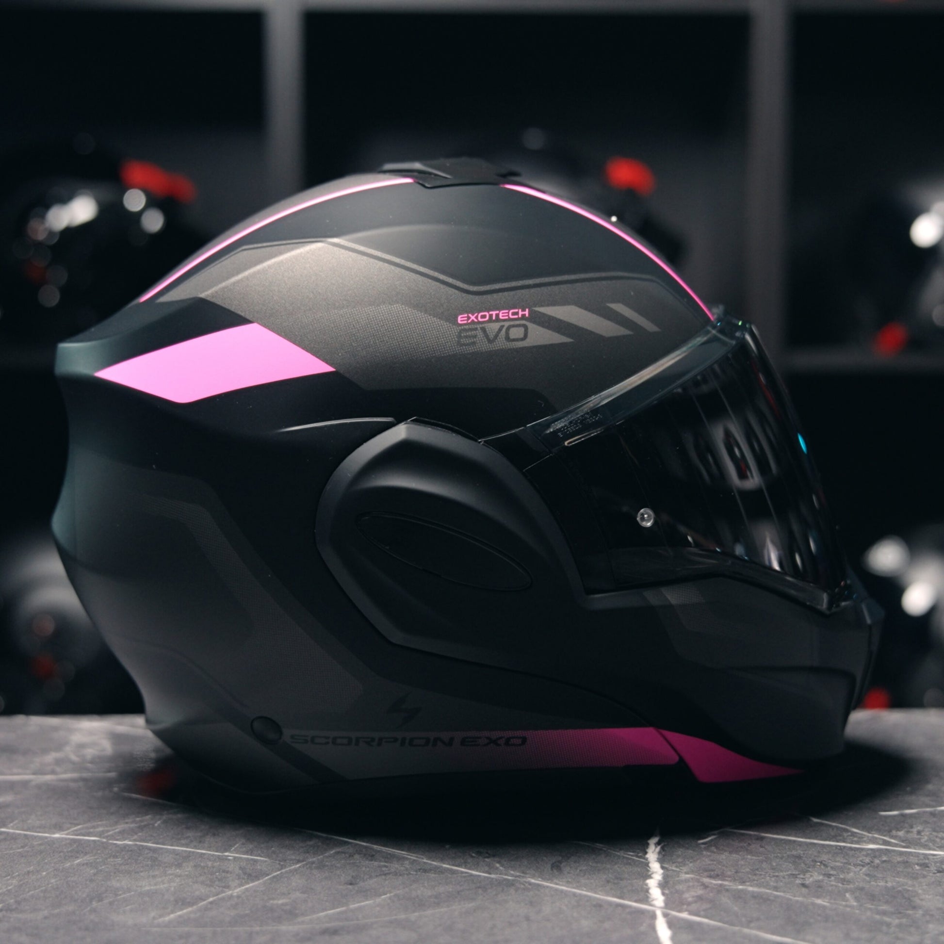Scorpion Exo-Tech Evo Socius Matt Black Pink