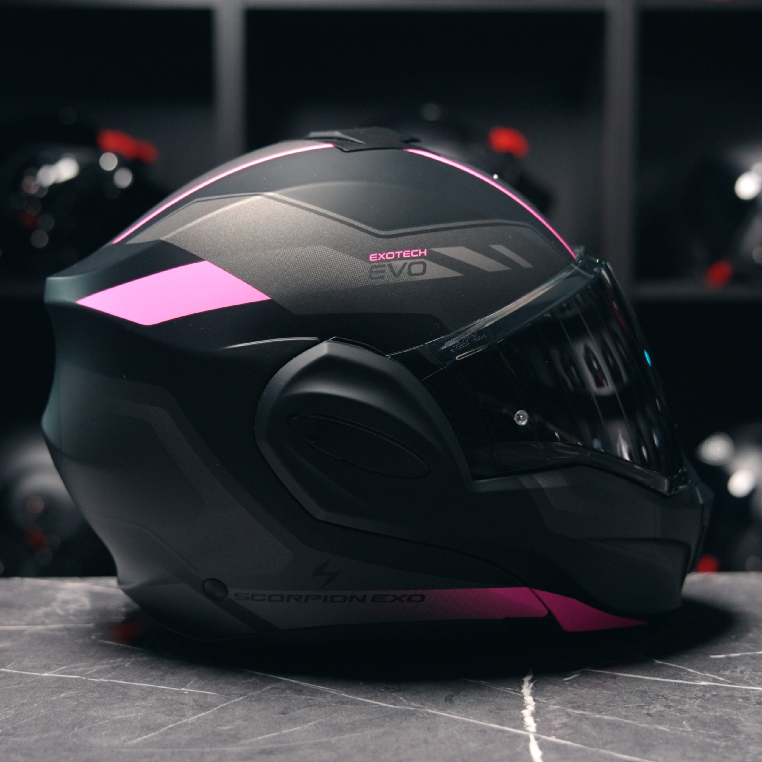 Scorpion Exo-Tech Evo Socius Matt Black Pink