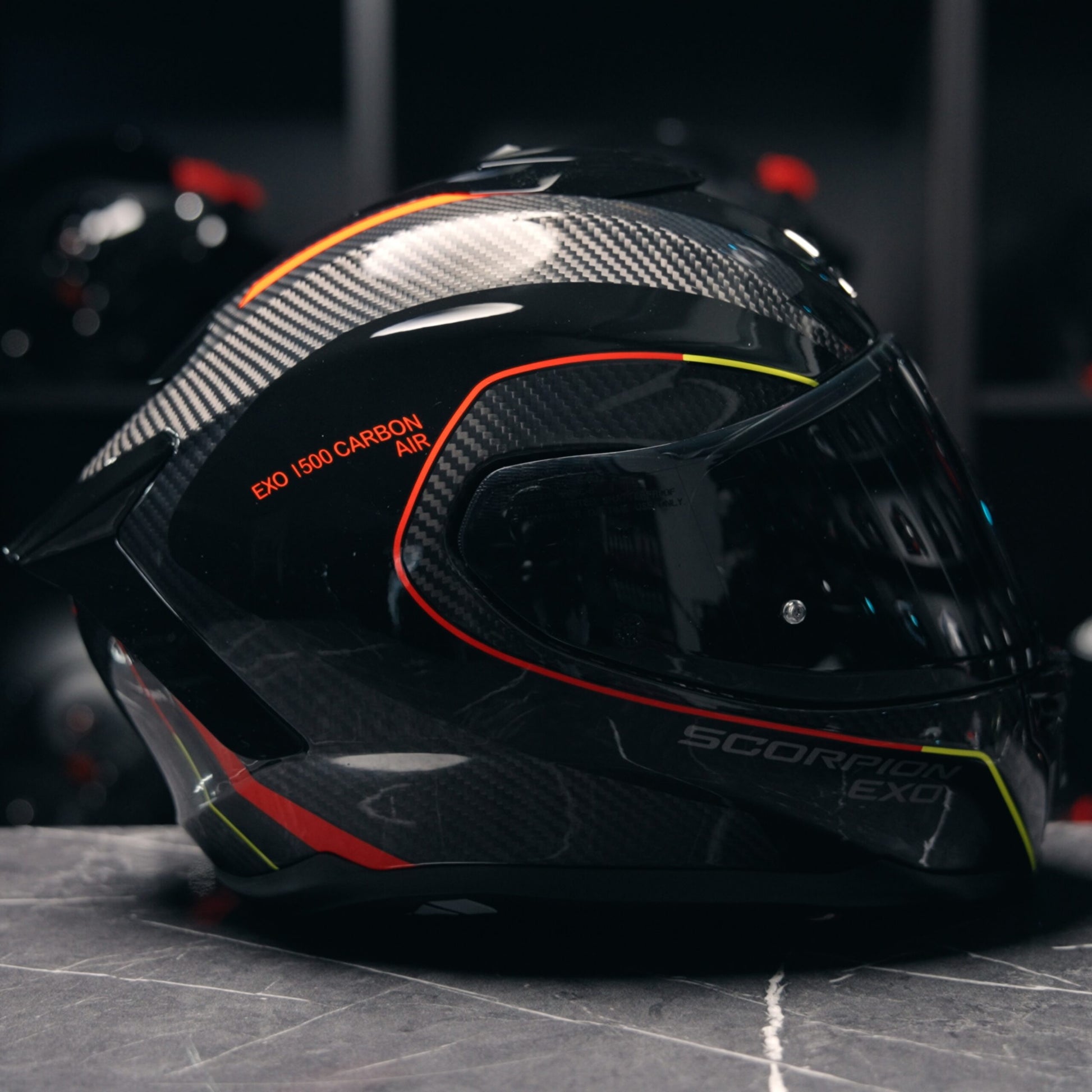 Scorpion EXO-1500 Carbon Mundi Black Red Yellow