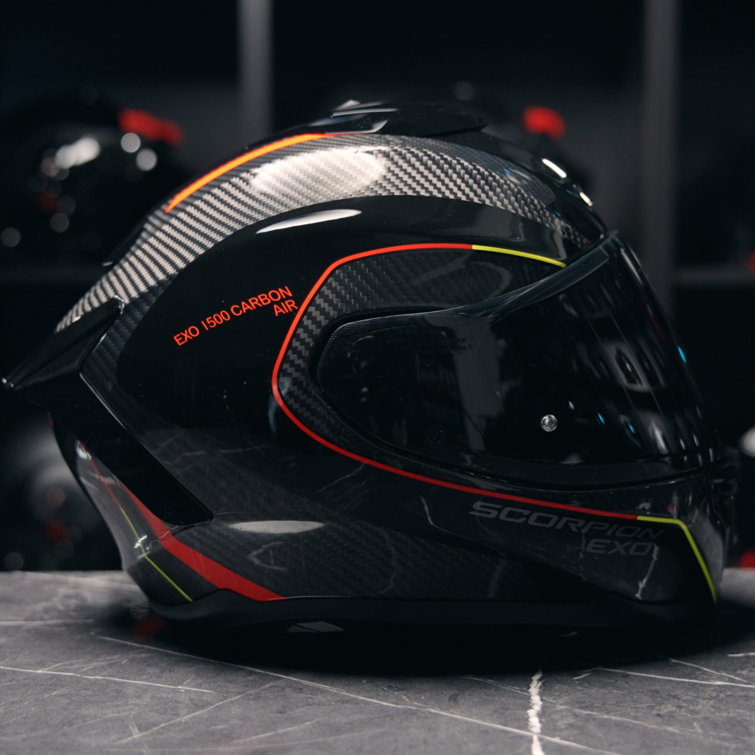 Scorpion EXO-1500 Carbon Mundi Black Red Yellow