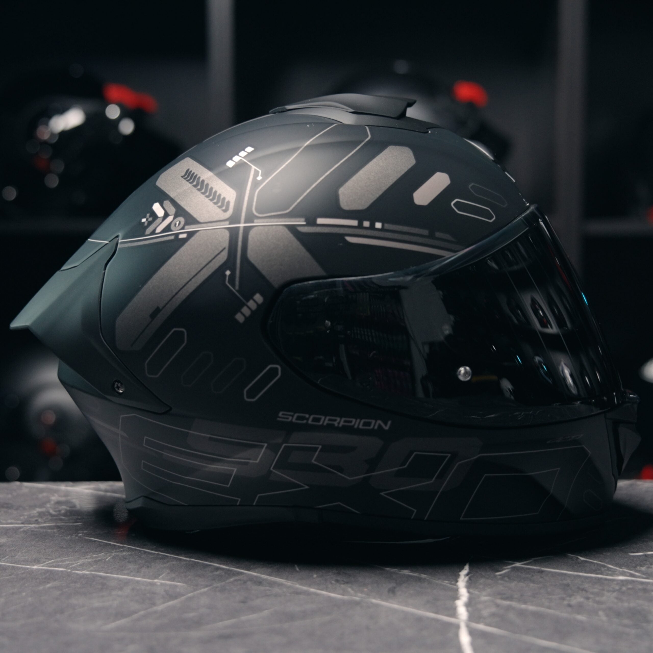 Scorpion EXO-530 Fond Matt Black Silver